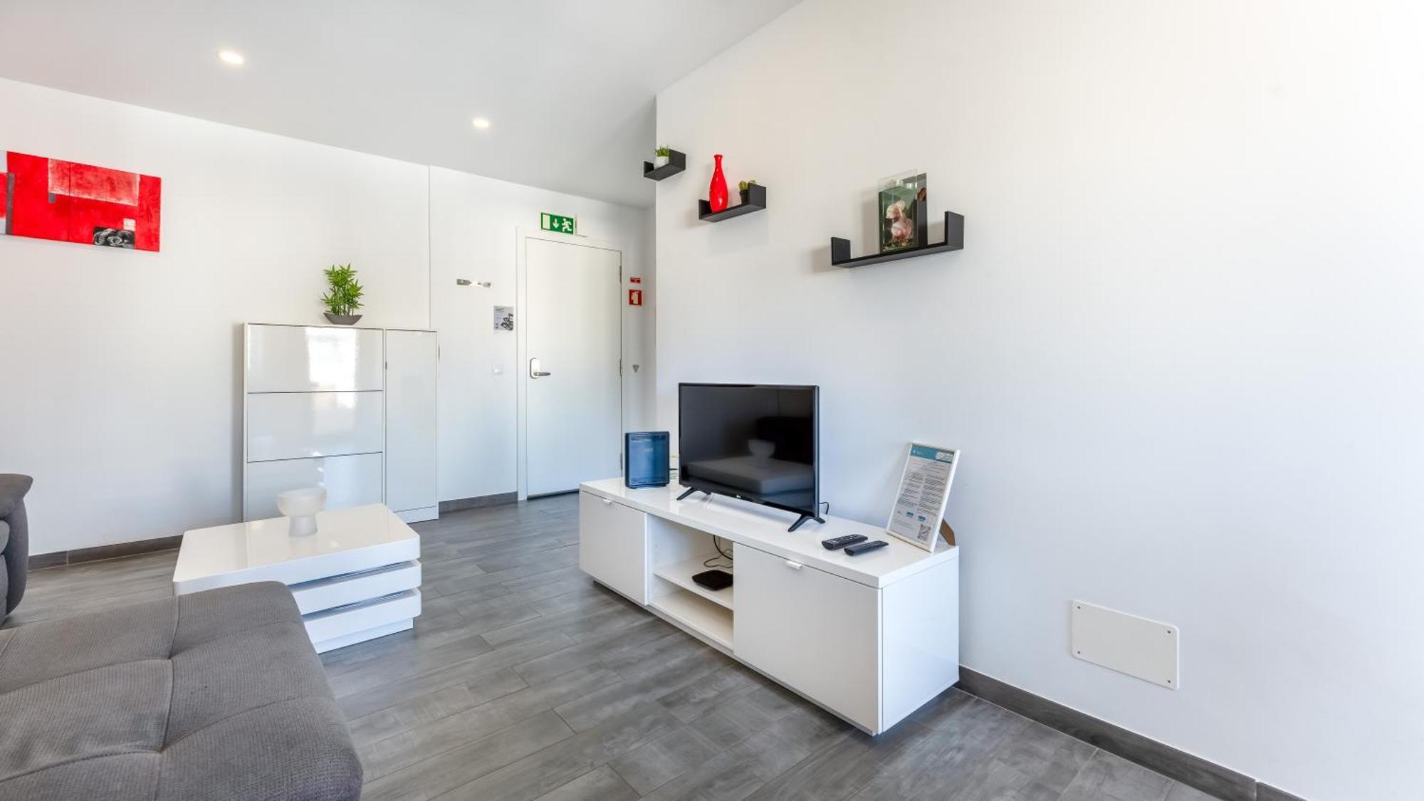 Red Velvet 1 Bdr Flat With Balcony By Lovelystay Portimao Exterior photo